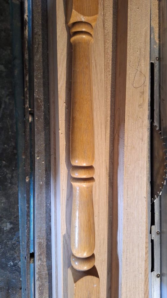 Balustri lemn, stalpi foisor, suporti flori