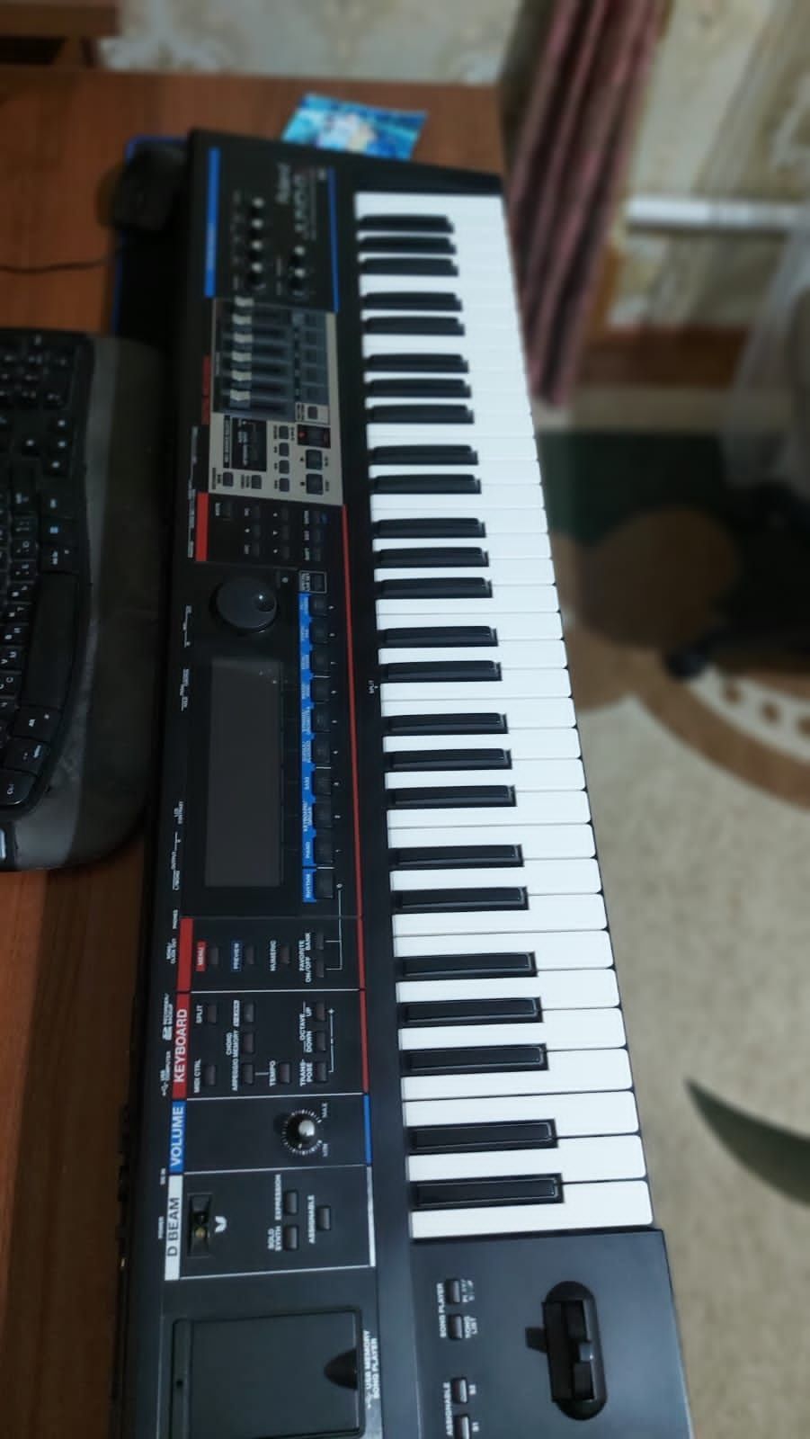 Синтезатор ROLAND juno gi