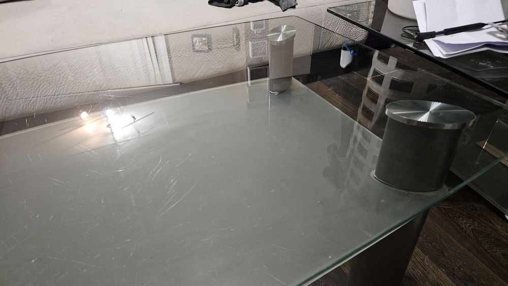 Мебели - шкаф/скрин, етажерки и стъклена маса