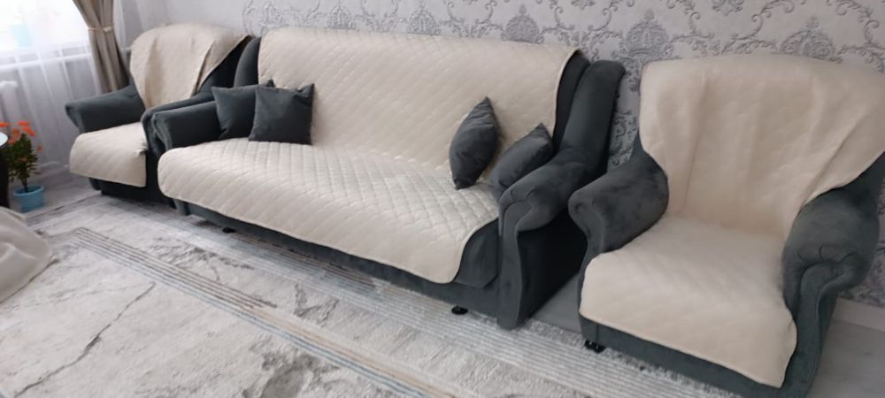 Продам Диван с креслами