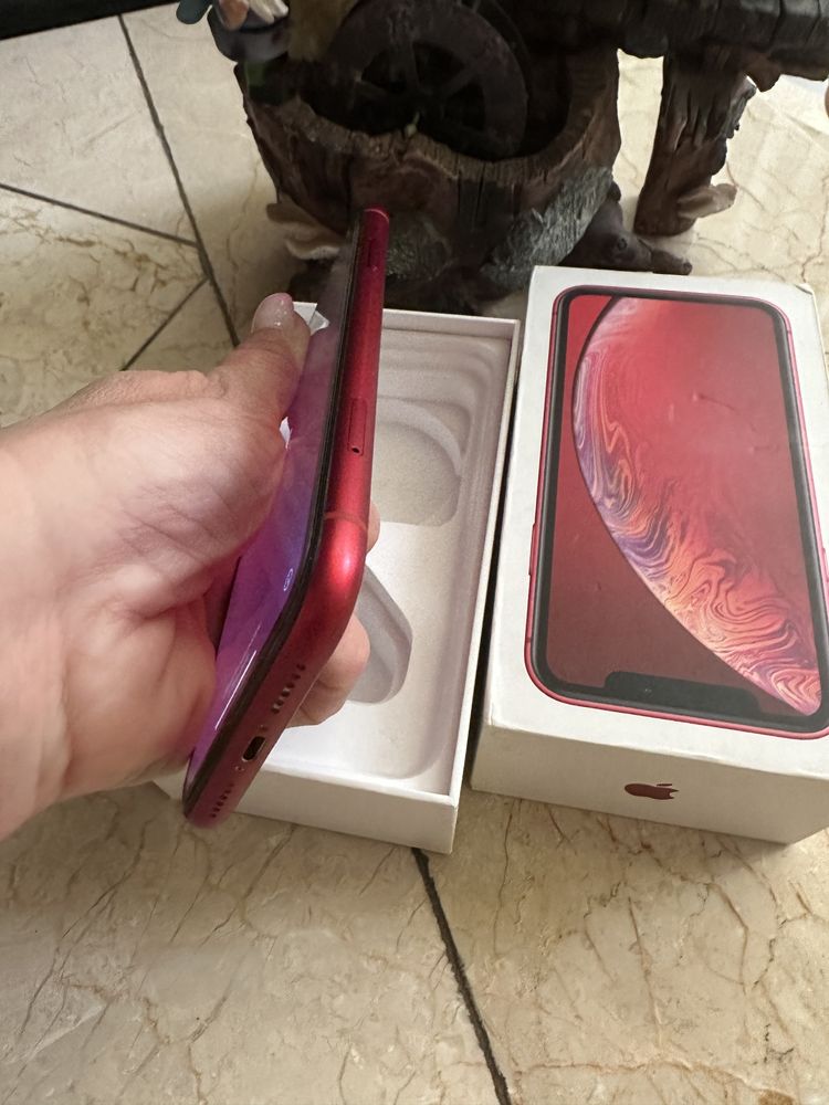 iPhone XR roșu 64GB