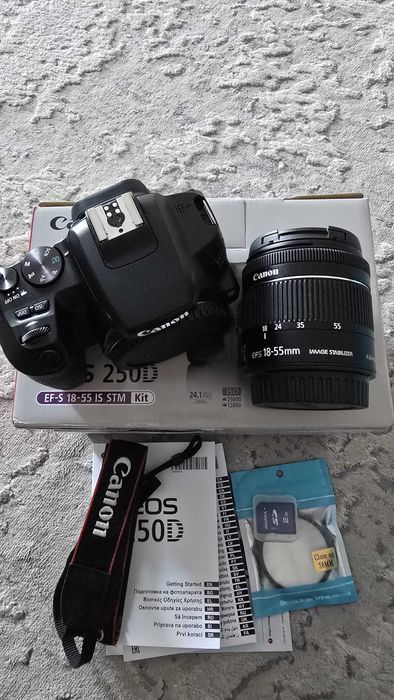 Aparat foto DSLR Canon 250D 24.1 MP, 4k, Wi-fi + Obiectiv 18-50 IS STM