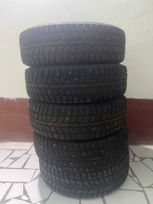 Зимние шины продаются