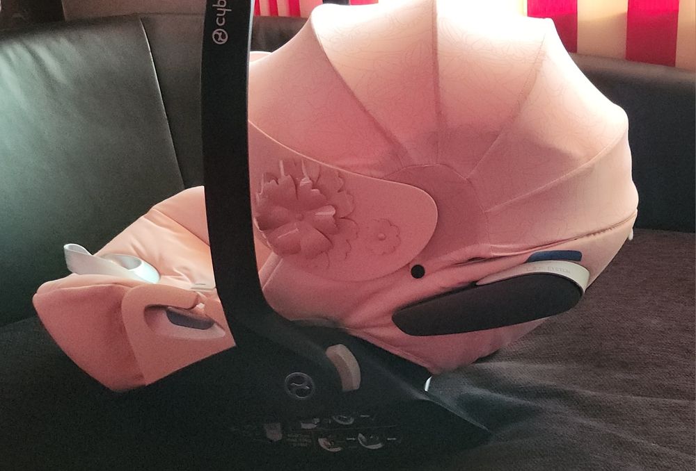 Столче за кола Cybex Simply Flowers pink 0-13кг + база izofix