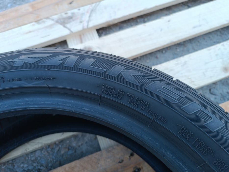 2бр. летни гуми 215/50/18 Falken