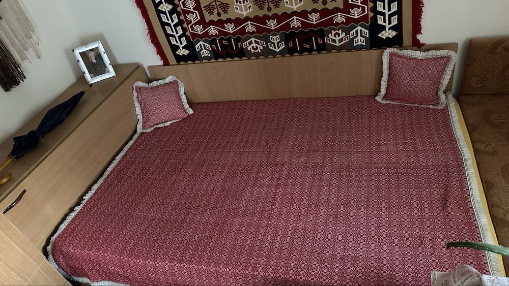 Mobila dormitor. Dulap si pat