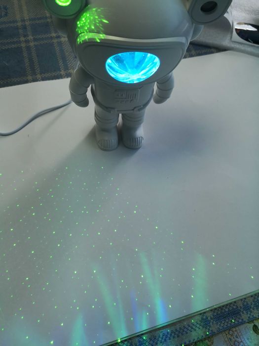 Proiector cu boxa portabila Astronaut