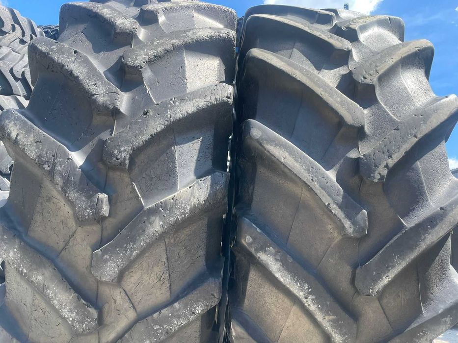 Pirelli si trelleborg 2 anvelope secodnd hand 580/70r42