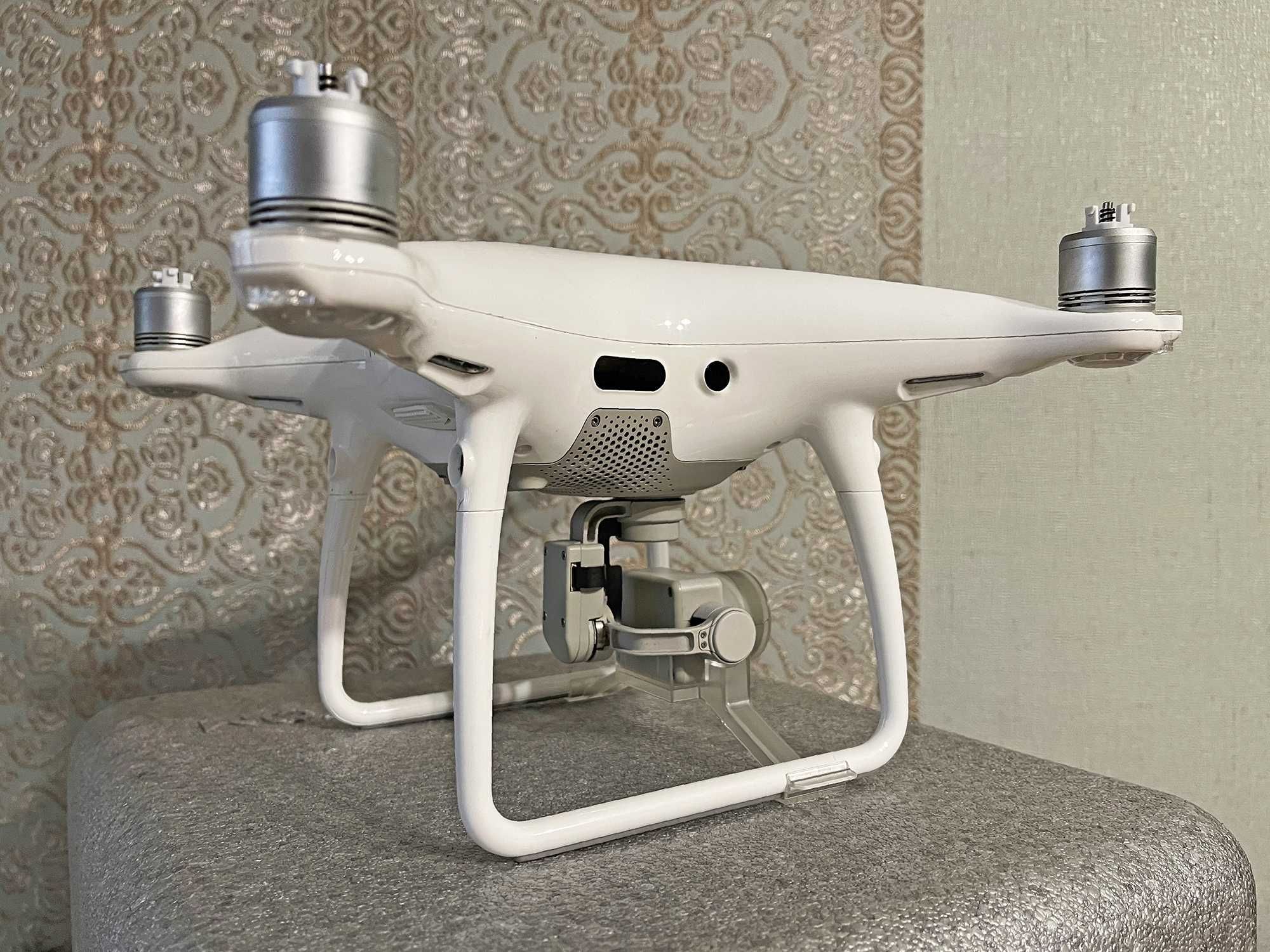 Дрон квадрокоптер DJI Phantom 4 pro v 2.0 (Фантом 4 Про)