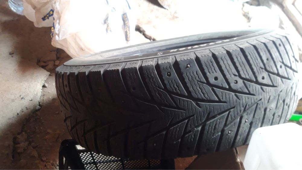 Продам б/у зимние шины 215/65/16