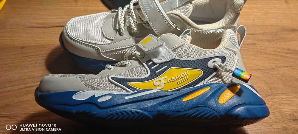 adidasi copii  noi marimea 34