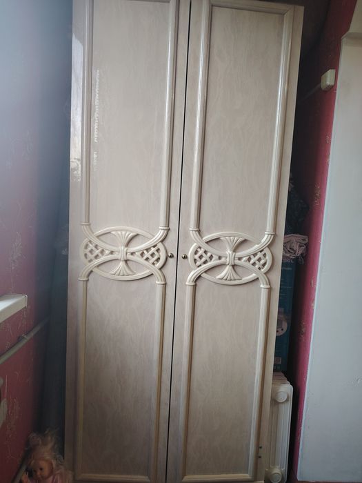 Шифонер с тумбами