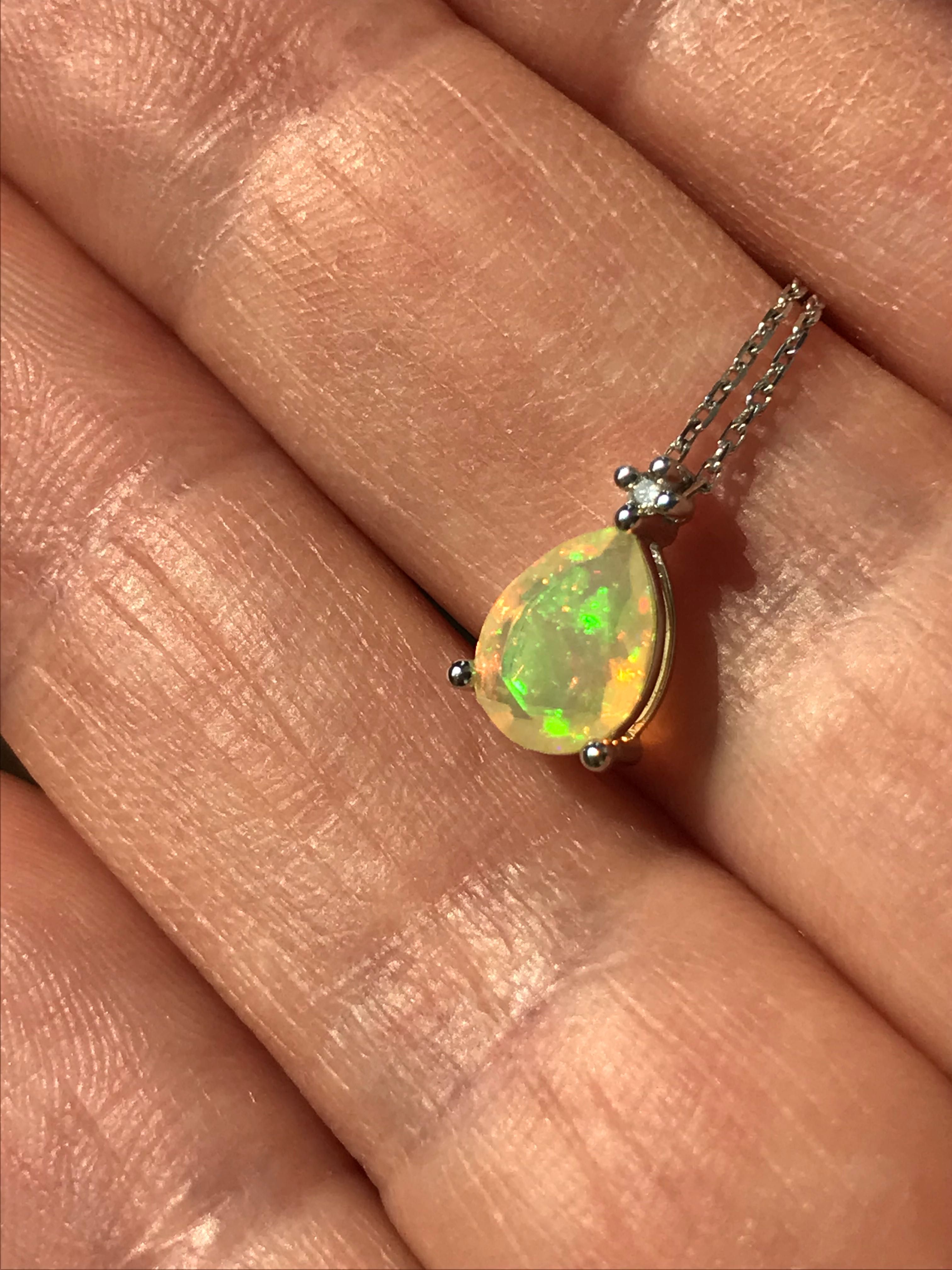 pandant aur 14k- lant de 18k opal etiopian si diamant