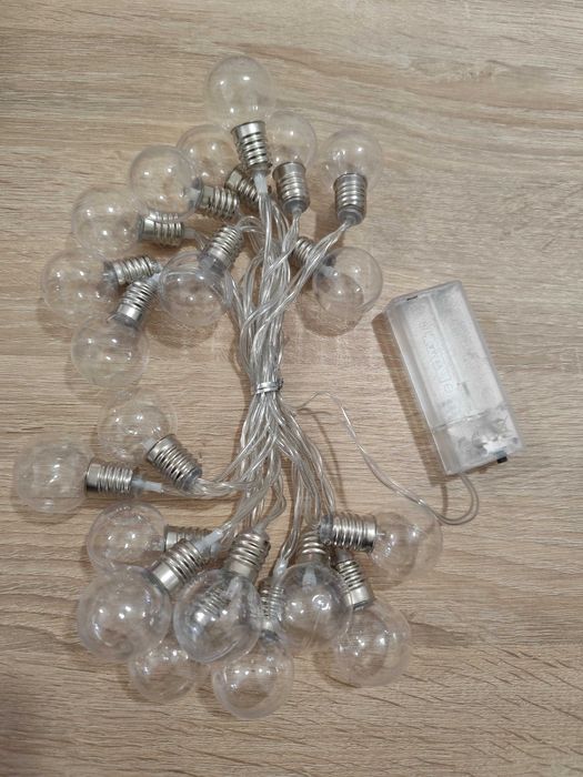 Коледни лампички 3м с 20 LED крушки – топла бяла светлина, на батерии