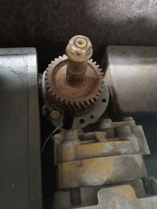 Шантуй бульдозер, продам запчастья на бульдозер шантуй 22-23