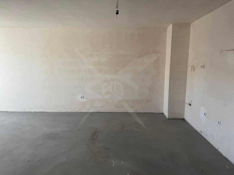 Продава се Тристаен апартамент в Пловдив, Христо Смирненски - 101 кв.м за 1486 €/кв.м - Снимка #1