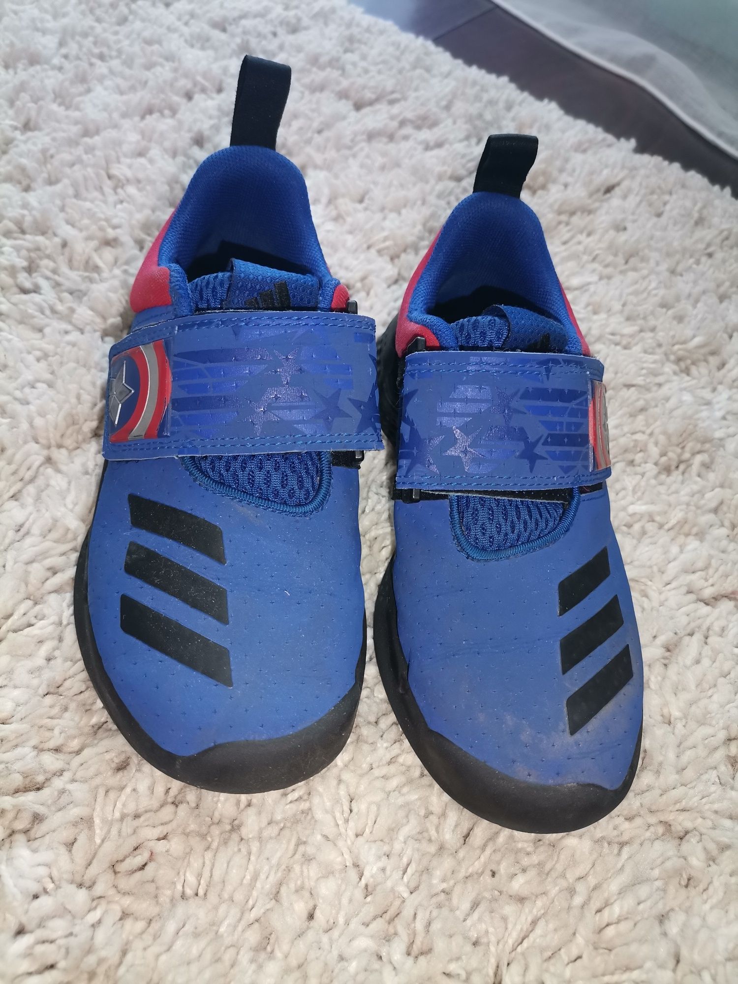 Adidas Marvel editia Avengers Captain America