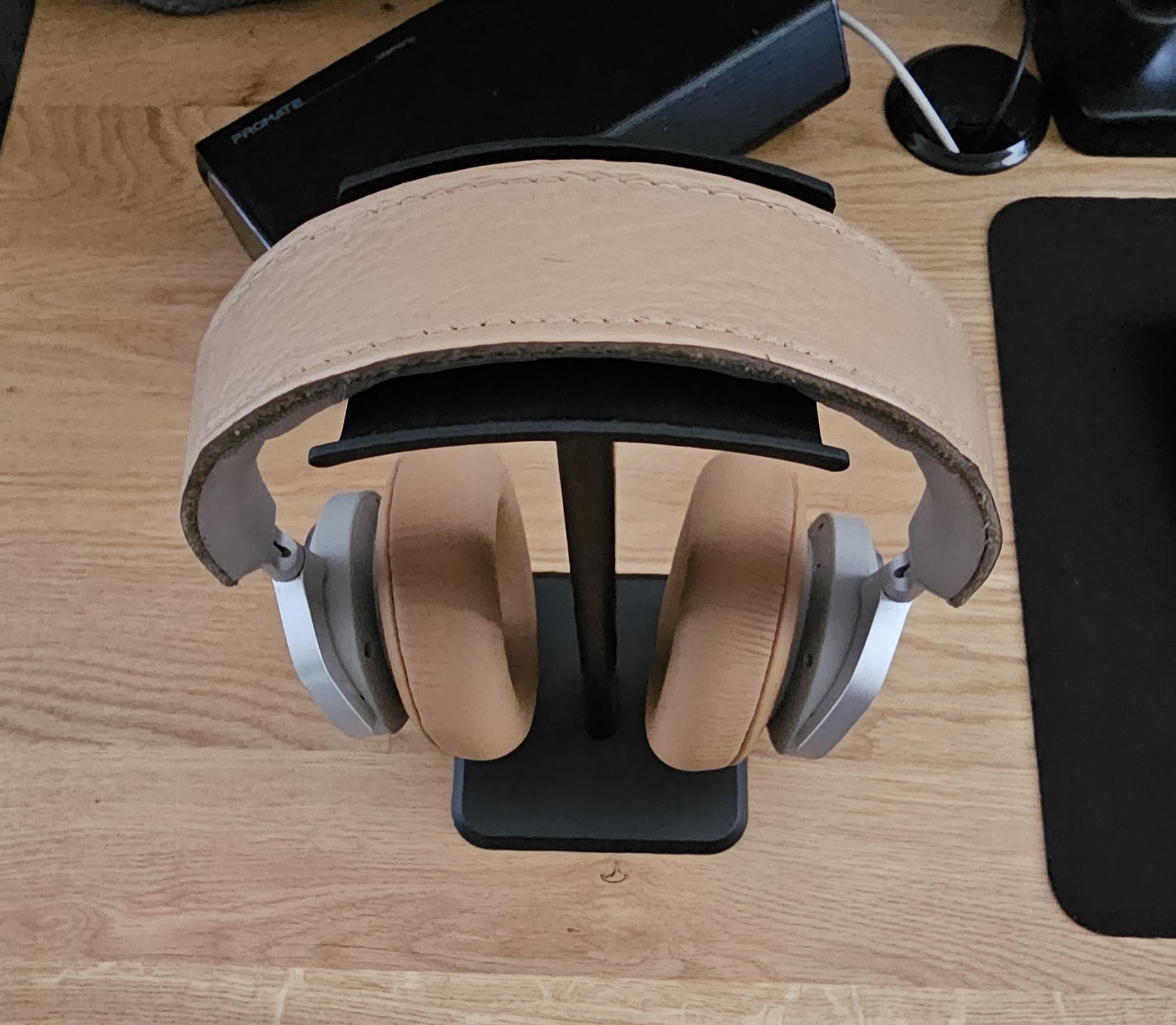 Casti Bang and Olufsen Beoplay H9i usb C