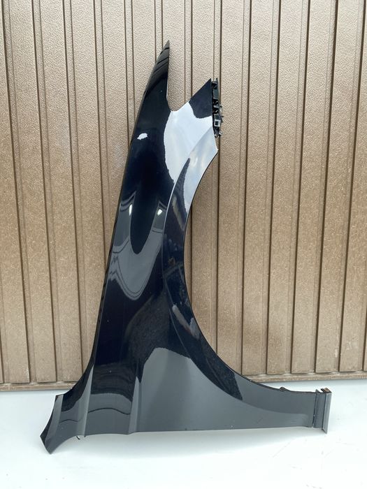 Aripa dr fata vw Passat B8 cod culoare LC9X cu suporti si bandou 2015+