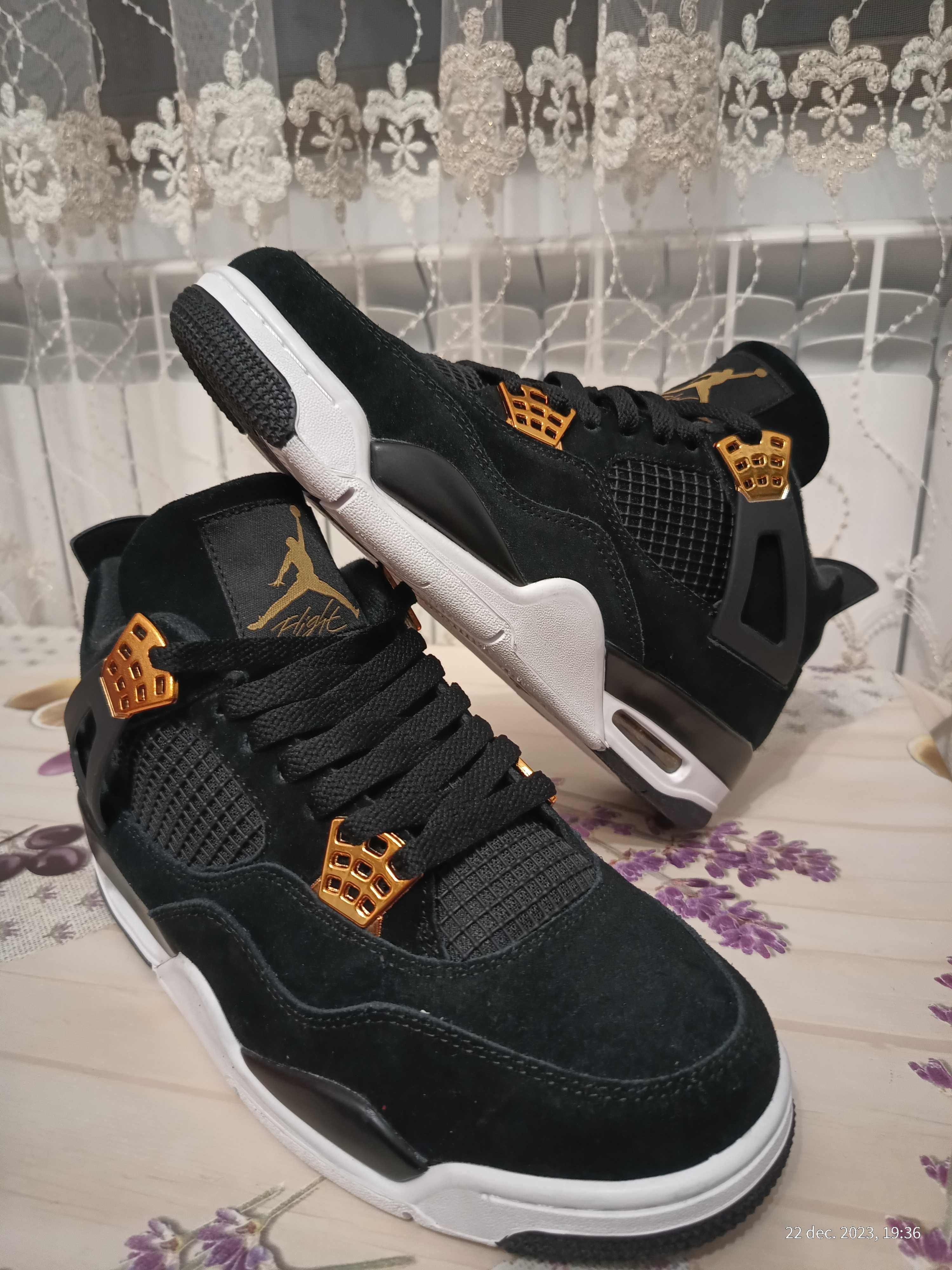 Jordan 4 retro roiality