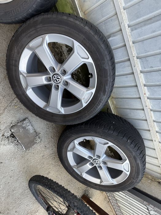 Set 4 roti, jante cu anvelope iarna VW 215/55R17
