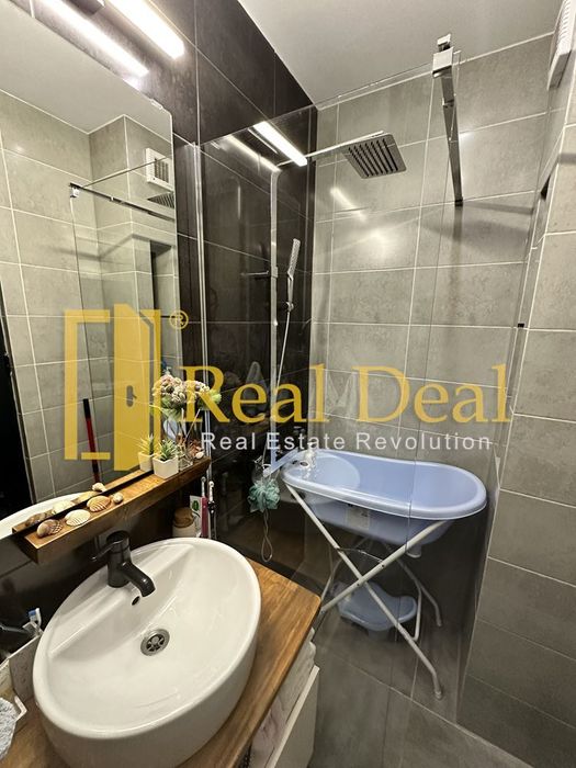 Продава се Тристаен апартамент в София, Толстой - 65 кв.м за 2231 €/кв.м - Снимка #12