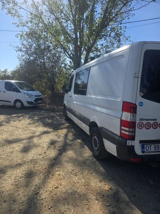 Mercedes sprinter 5 locuriri si loc de marfa