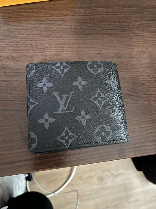 Продавам Портфейл Louis Vuitton