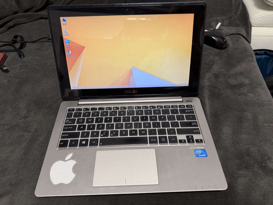 Vand Laptop Asus cu Touch Screen