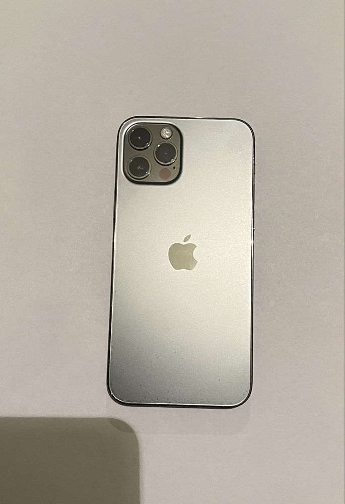 Iphone 12 pro сатылады жақсы состоения