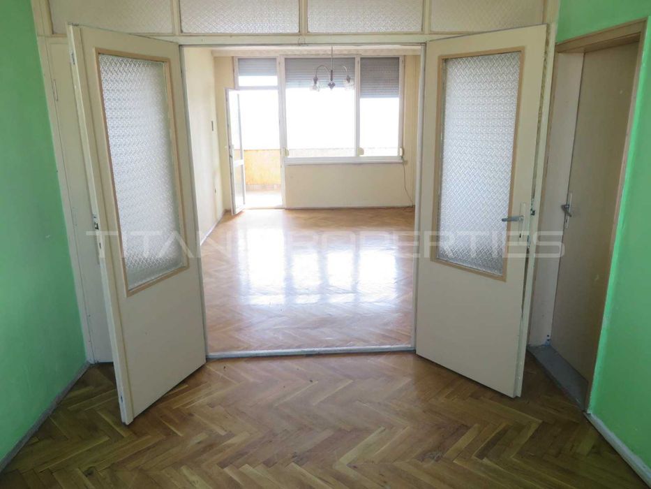 Продава се Тристаен апартамент в Пловдив, Въстанически - 107 кв.м за 1150 €/кв.м - Снимка #1