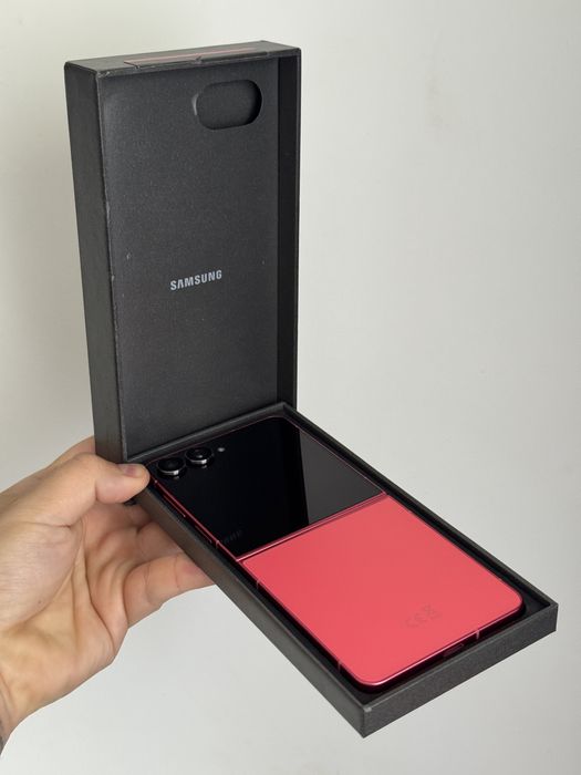 Samsung Galaxy Z Flip7, 12GB RAM, 256GB, 5G, Coralred Fullbox NOU