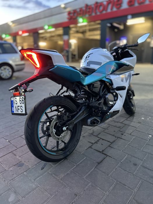 URGENT! Motocicleta CFMOTO 300SR A2