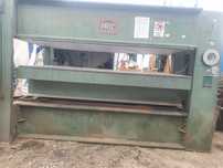 Utilaj industrial presa cu platane . Incalzire pana la 120 de grade .