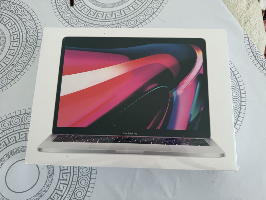 Macbook pro 13, 2022 M2 512GB.