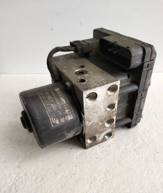 Pompa ABS 1J0614117D / 100204-02074 / 1J0907379P Volkswagen VW Golf a