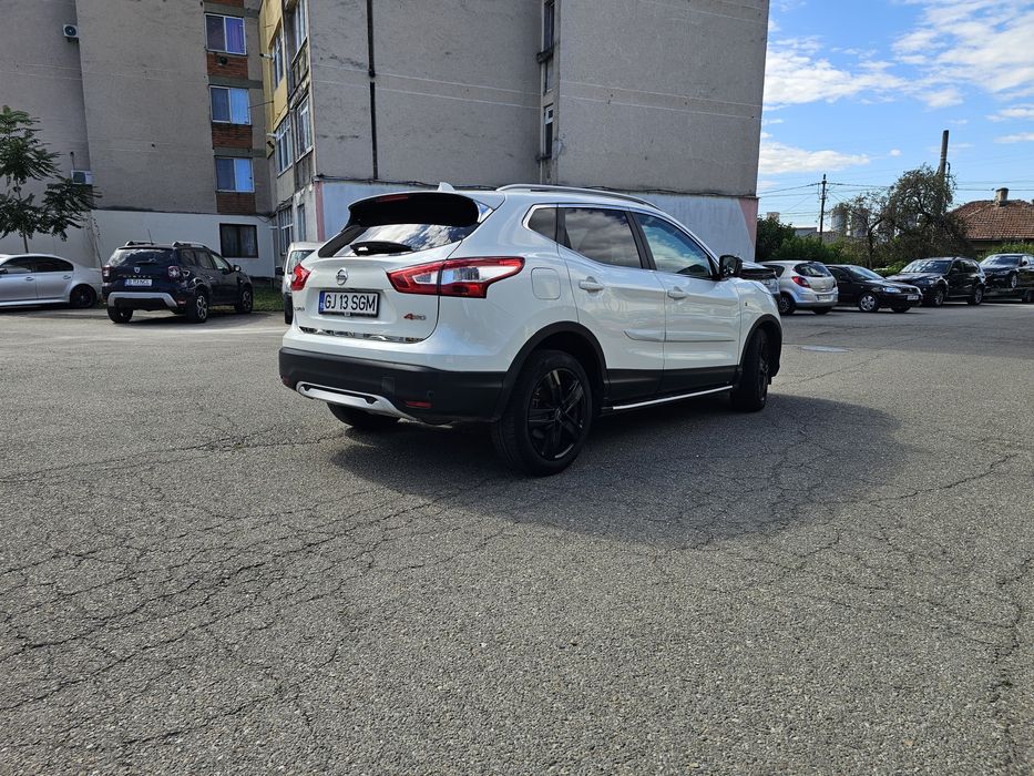 Vând Nissan Qashqai TEKNA ALL-MODE 4×4