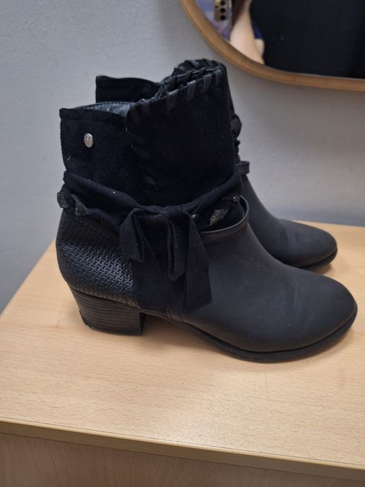 Черни кожени боти