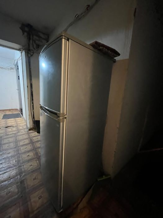 Продам холодильник на запчасти