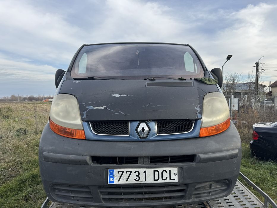 Dezmembrez Renault Trafic 1.9dci 2005