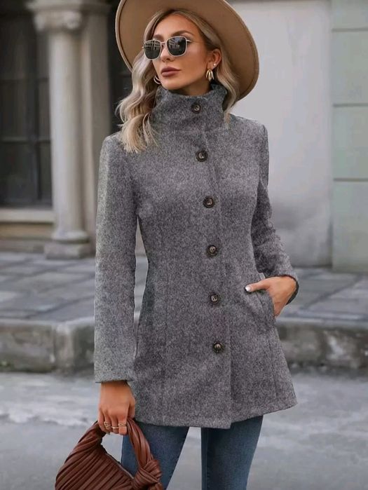 Елегантно дамско палто