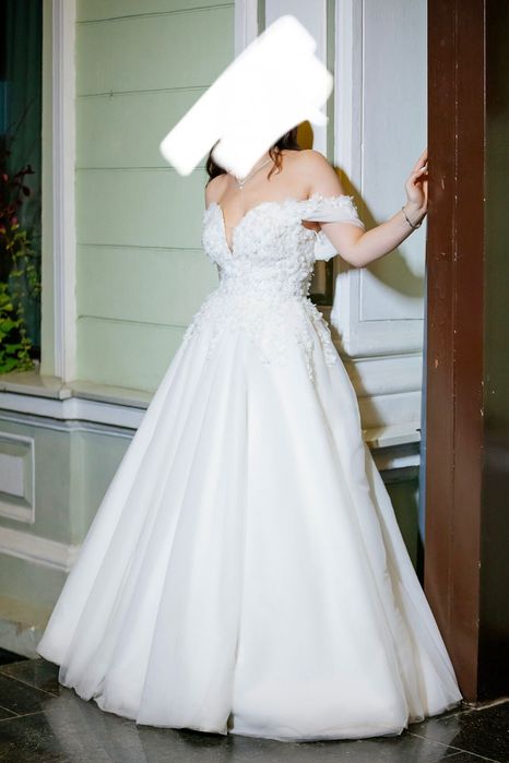 Vând rochie de mireasă făcută pe comandă!