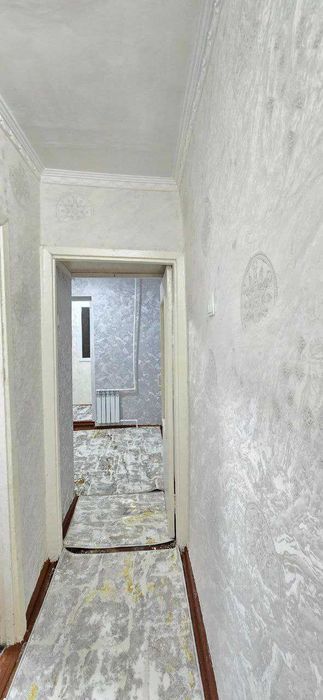 9-квартал Чиланзар продается срочно 1 комнатная квартира. 1/3/5