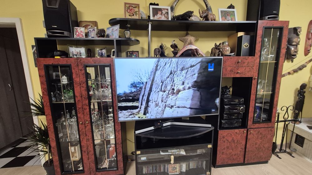 Продавам холна секция