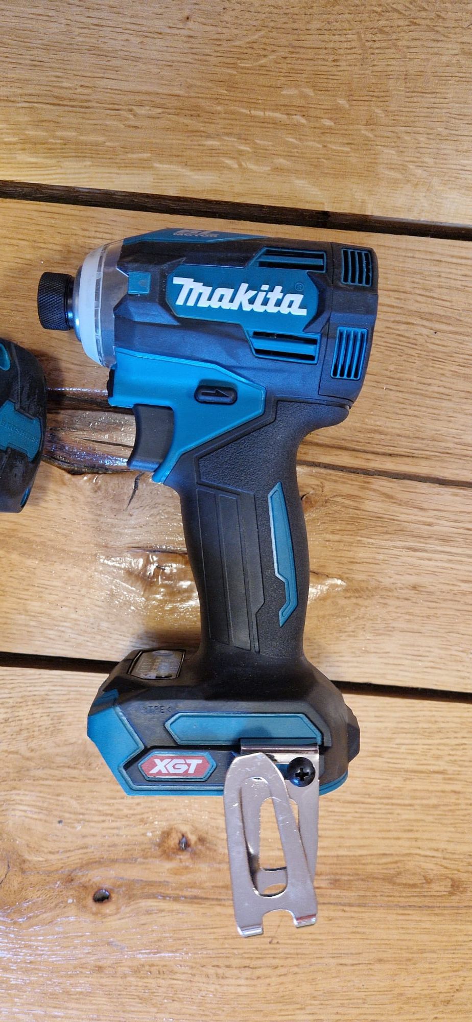 Makita autofiletanta,impact pe acumulator de 40 V