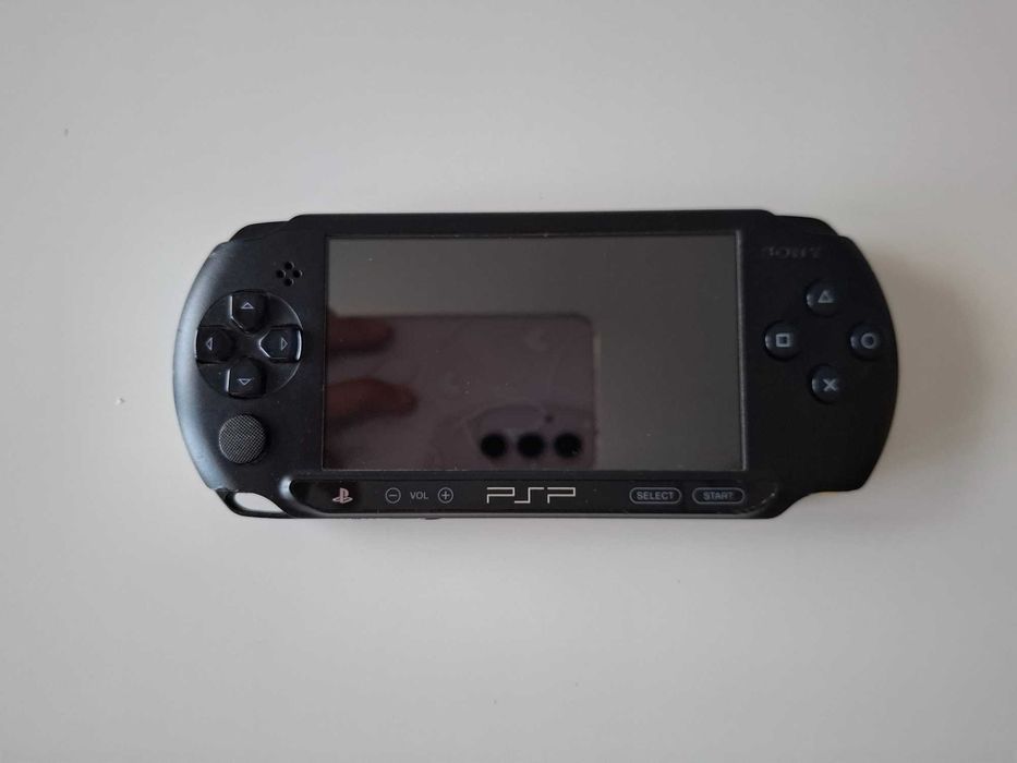 Конзола Sony PSP Street Playstation Portable - Качени игри