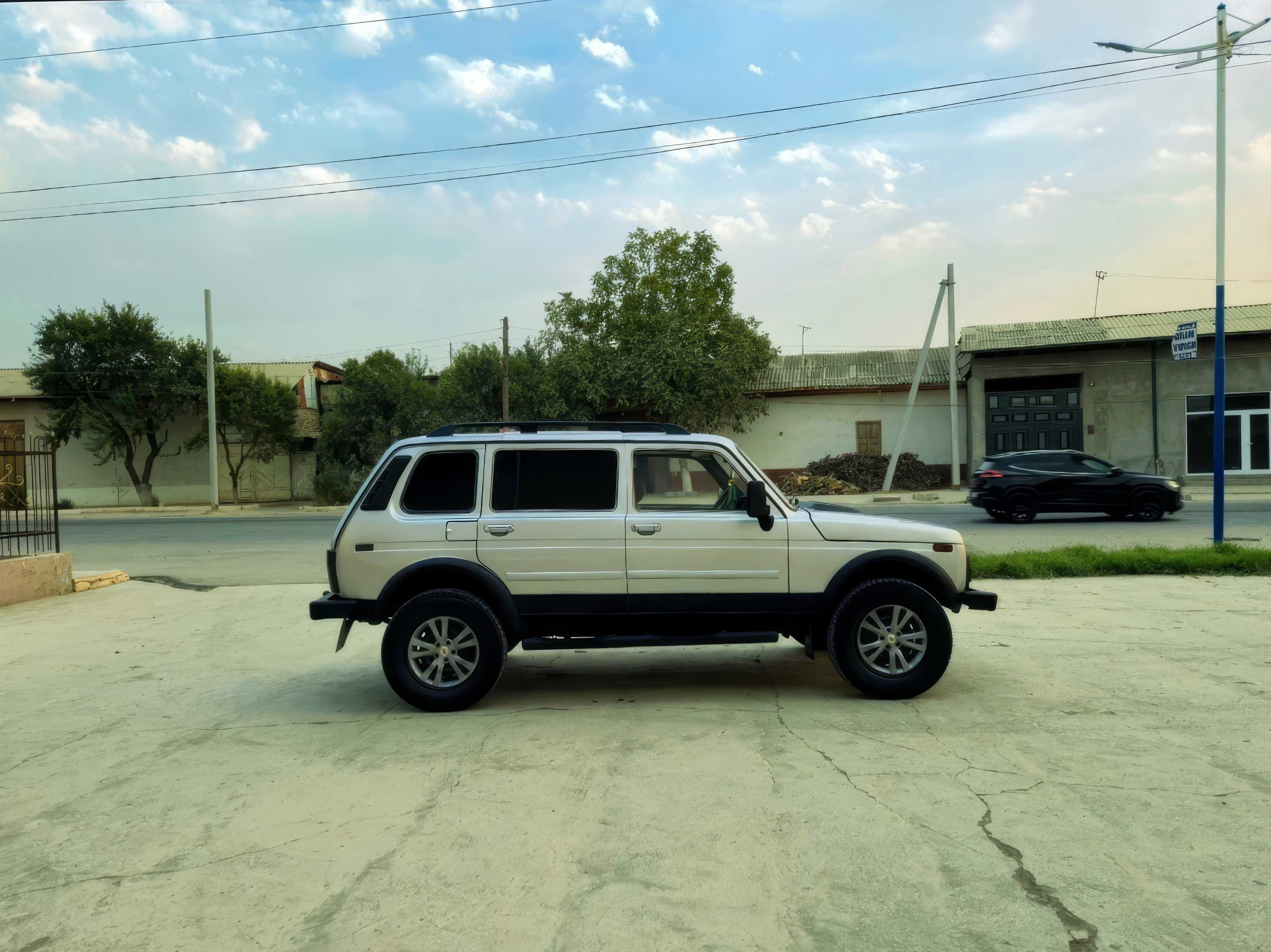 Niva 4x4 5 Eshiklik