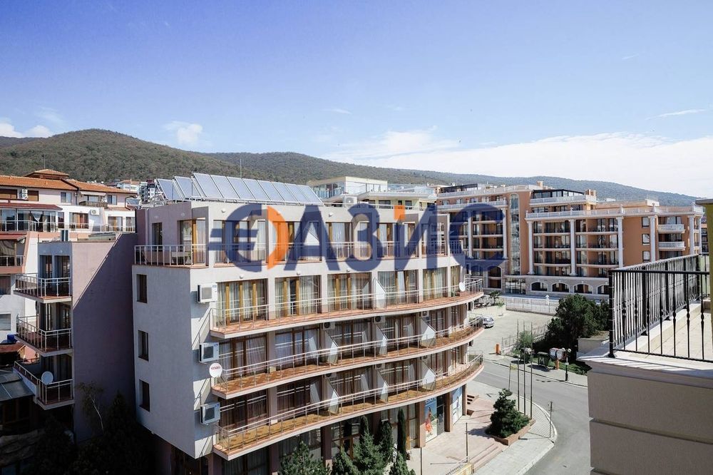 Продава се Двустаен апартамент в Бургас, Сарафово - 67 кв.м за 1642 €/кв.м - Снимка #11