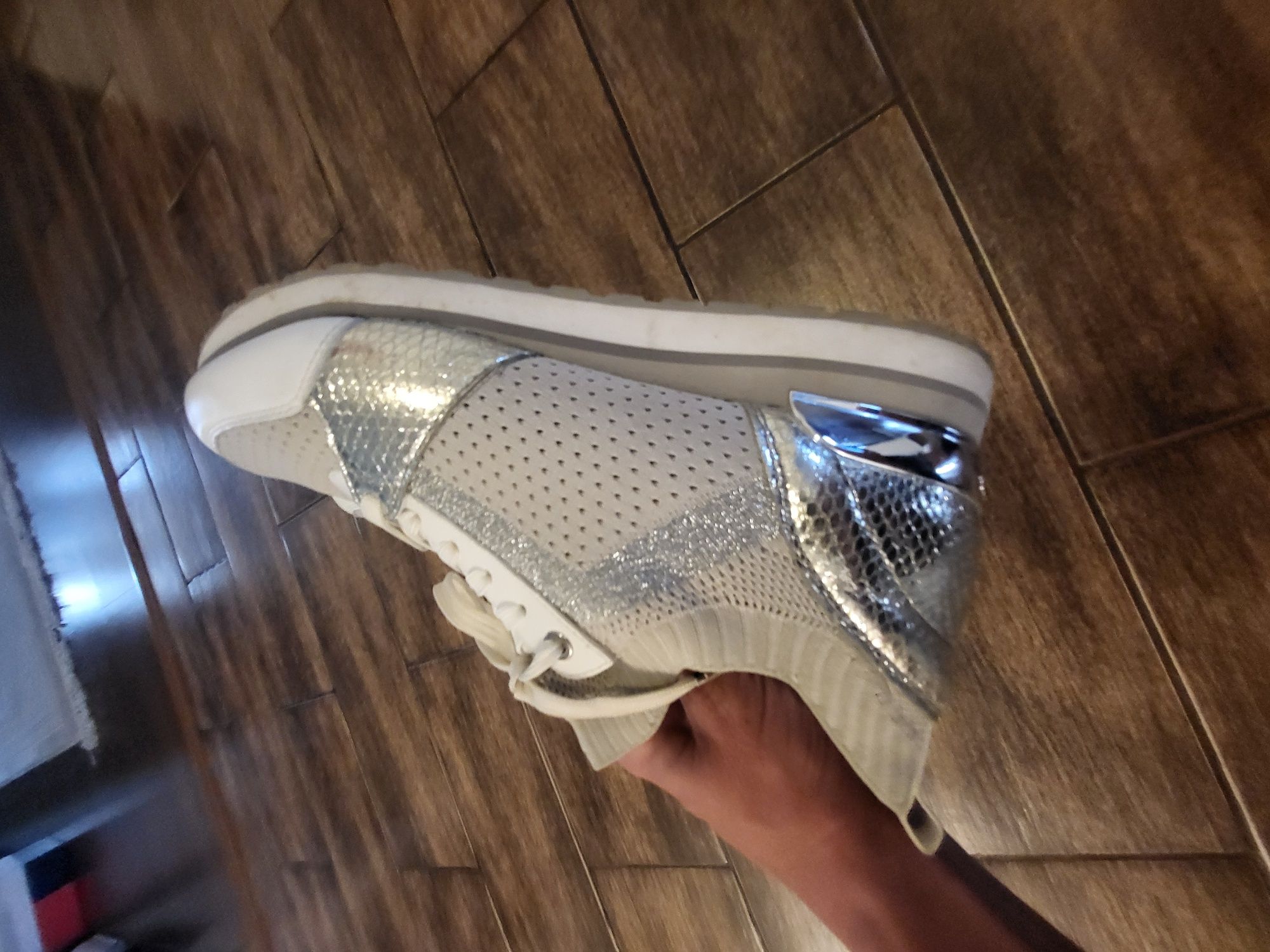 Adidasi MK marime 39.5
