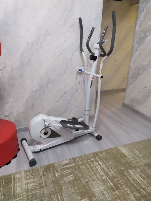 Продам эллиптический тренажёр лыжи.